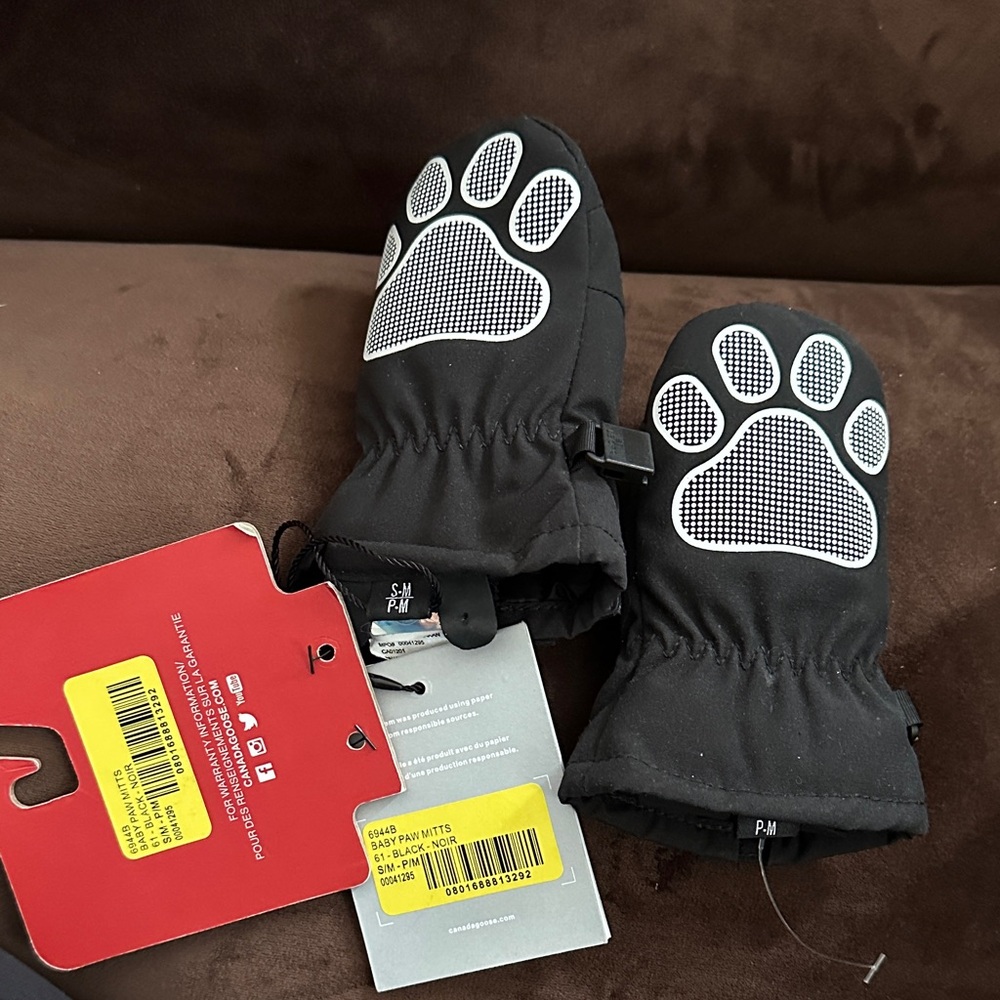 Canada Goose Black Insulated Mittens